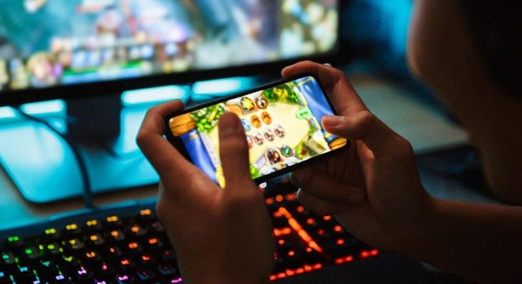 A figyelemért vívott háborúban éppen vesztésre állnak a videójátékok és ez nem túl jó jel