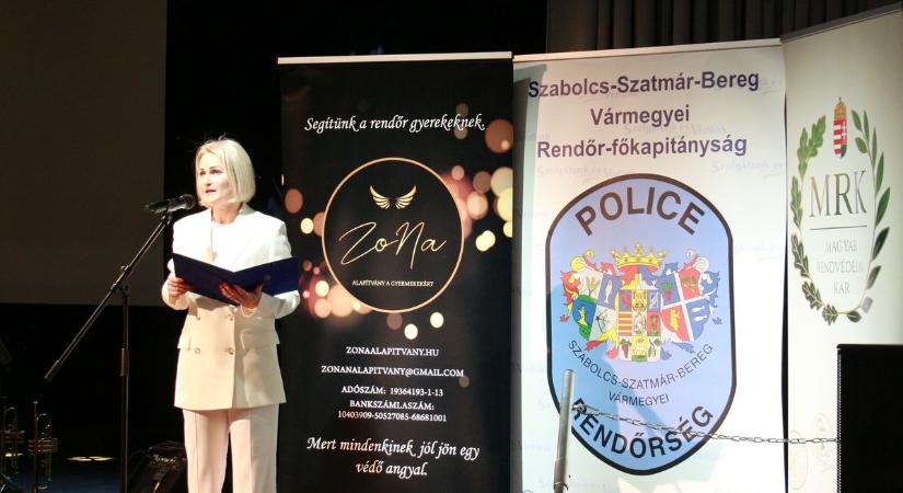 Megható rendőri összefogás Nyíregyházán: kétmillió forint gyűlt össze a beteg kislány gyógykezelésére