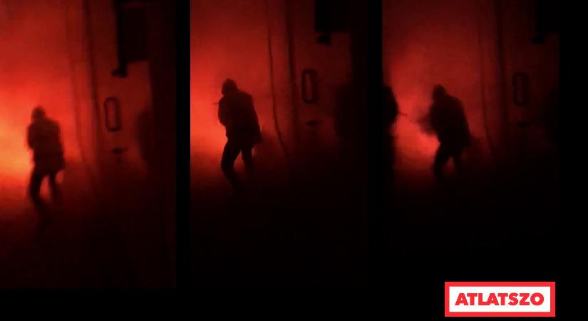 Videófelvétel: tűz és robbanás a komáromi akkugyárban minőség-ellenőrzés közben