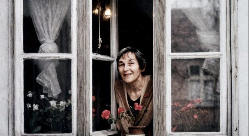 Doina Cornea költő, tanárnő, a Ceaușescu-rezsim hősies ellenállójának kiállítása nyílik meg Debrecenben