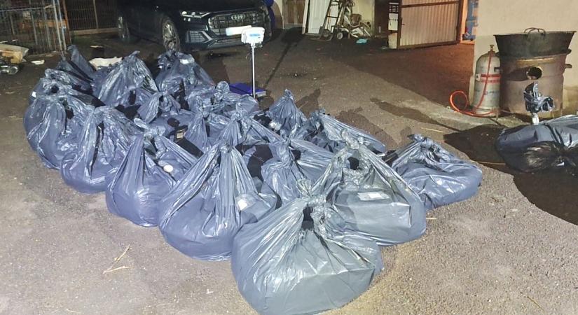 Ez aztán a nagy fogás: 33 millió forint értékben foglaltak le dohányárut a nyomozók
