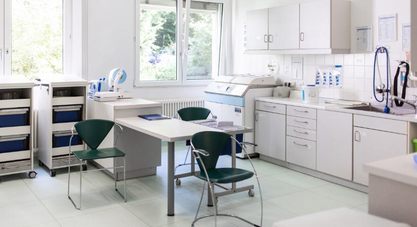 Ezt okvetlenül tudnia kell minden gyógyszert felírató betegnek: jöhet a felzúdulás s az orvosi rendelőkben