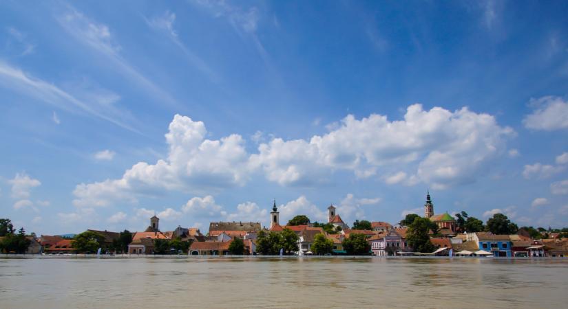 Közel másfél éve nem látott árhullám jöhet: látványosan áradnak a folyók Magyarországon