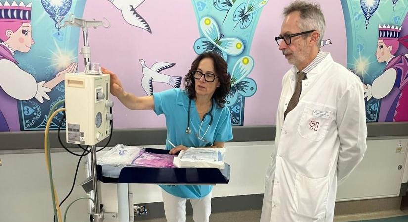 Új életmentő eszközöket kapott a kecskeméti kórház koraszülötteket gyógyító PIC részlege
