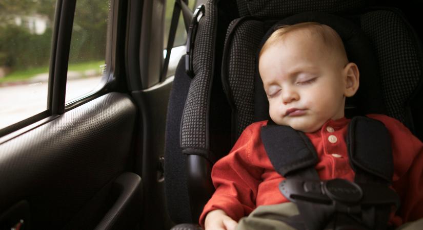 Tudod, hova kell ültetni egy kisbabát a kocsiban?