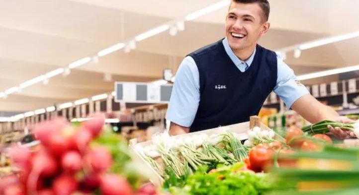 Szigorúbb a törvénynél: a Lidl komolyan veszi az élelmiszer-biztonságot