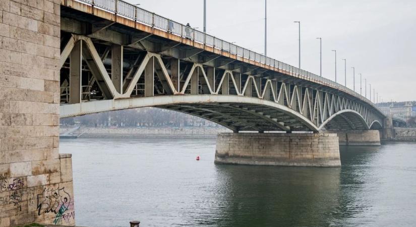 Végre révbe érhet a BKK régi szándéka: elindulhat a Petőfi híd felújításának tervezése