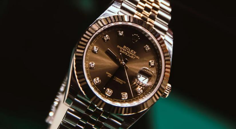 20 milliós karórát loptak el egy turista csuklójáról