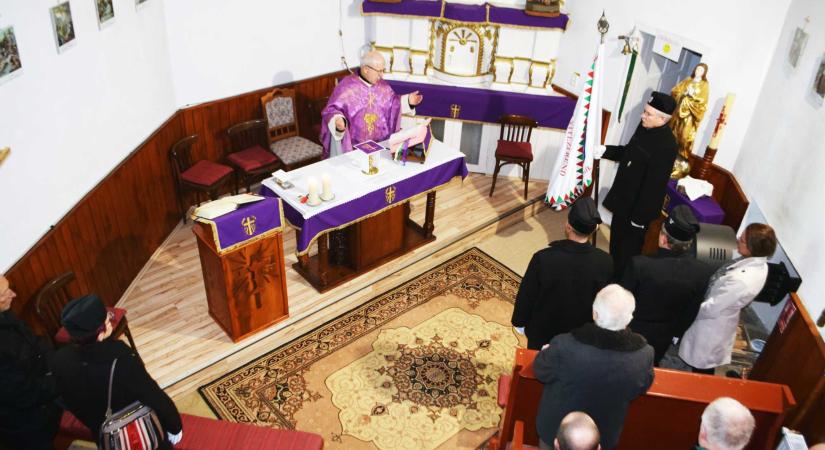 Gyászmisét tartottak az ozsdolai betyárok emlékére Kézdisárfalván