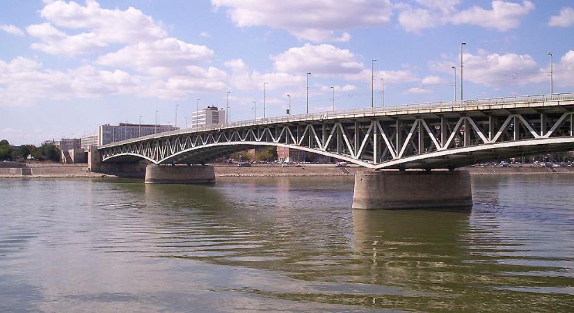Végre felújíthatják a Petőfi hidat