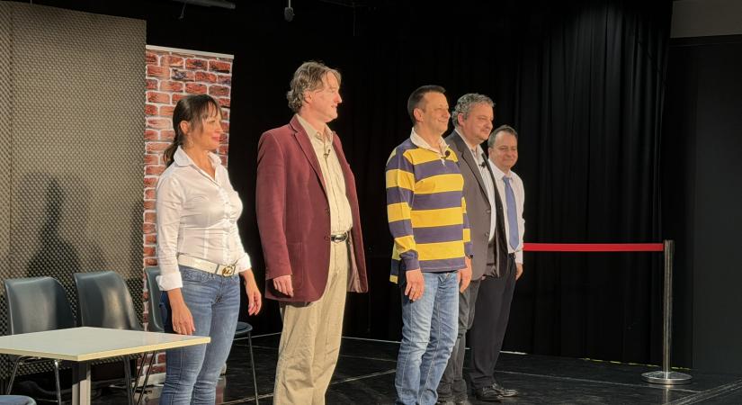 Telt házas sikerrel debütált a NEM GYALOG közéleti kabaré