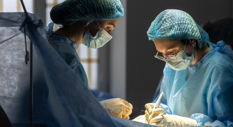 Orosz oligarcha járt túl a világklasszis sebész eszén, és ez még nem minden