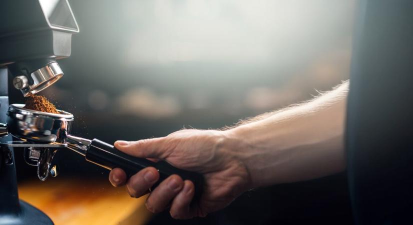 Drogterjesztő presszót zártak be Budapesten – nem kevés drog került elő