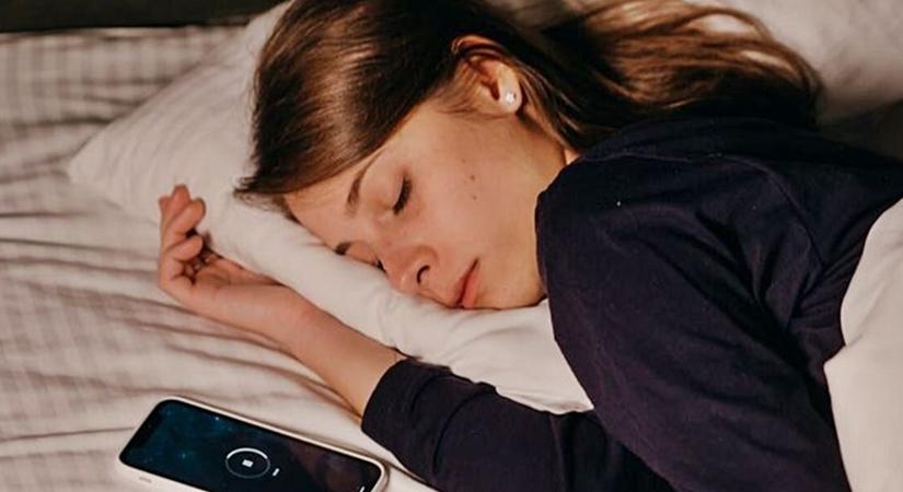 Butít a kialvatlanság? Az intelligenciakutató szerint az agyunk éjszaka „huzalozza újra” magát