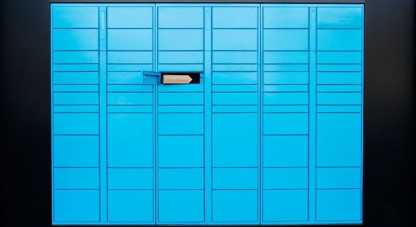 Adventi naptárnak nézte a csomagautomatát: a férfi több milliós kárt okozott (fotó)