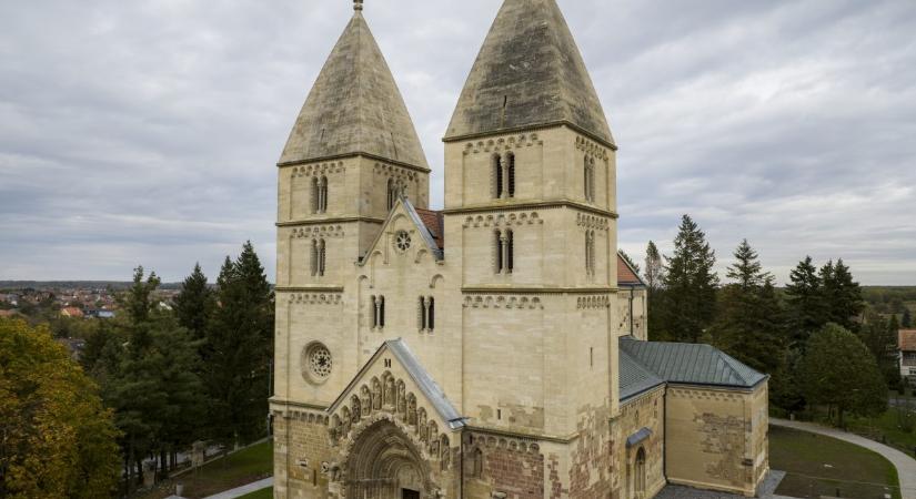 Lenyűgöző szakrális helyek az országban – Fedezd fel a lelki feltöltődés oázisait!