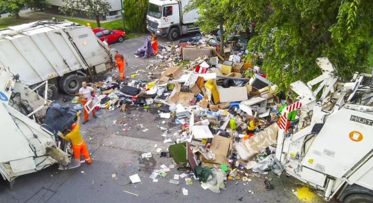 Feljelentéssel fenyegeti a MOHU a lomtalanítókat