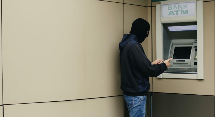 Ezzel az új módszerrel fosztják ki jelenleg a bankautomatákat