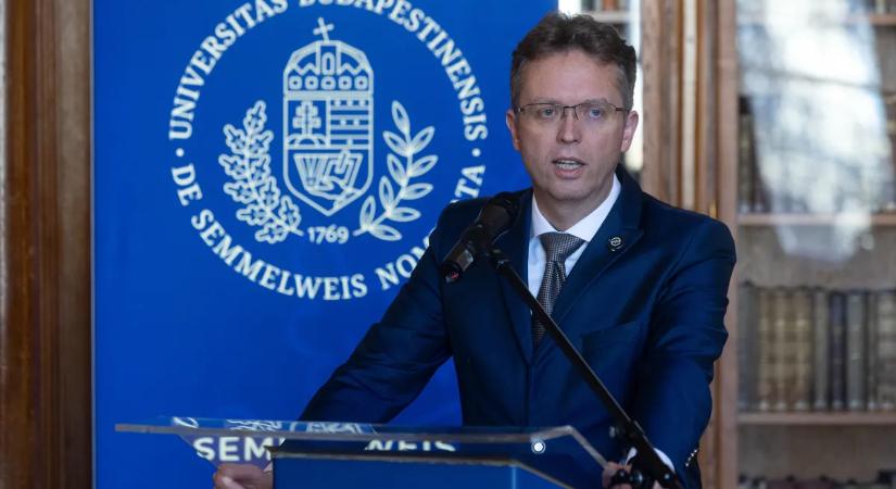 Hankó Balázs: Legalább 50 százalékkal emelkednek az ösztöndíjak az egyetemeken