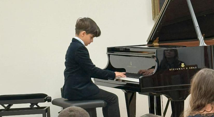 Pénteken Vásárhelyen találkoznak a vármegye ifjú zongoristái