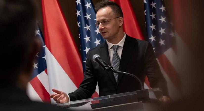 Papír van róla Szijjártó autogramjával: lejövünk az orosz gázról