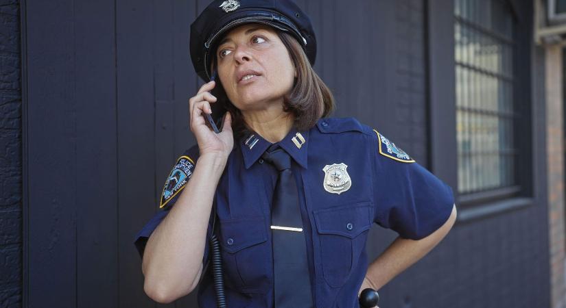 Kvíz: Csak az igazi 80-as évekbeli gyerekek ismerik Linda titkát, Te tudod még, mi volt a védjegye a karatés rendőrnőnek?