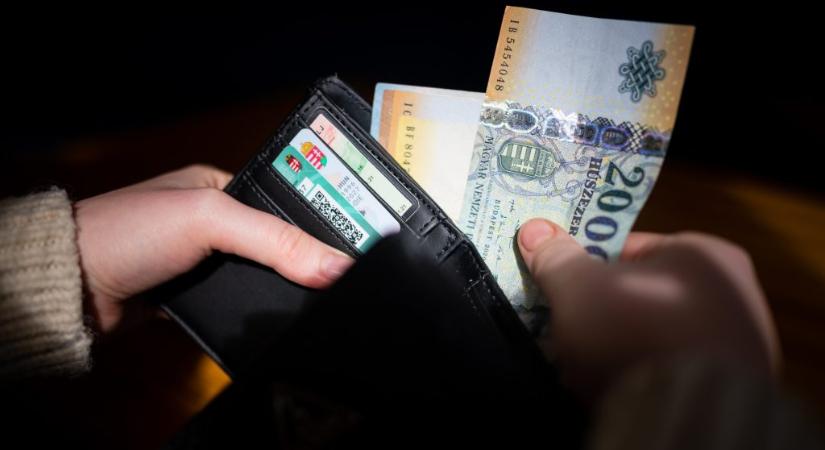 50 ezer forint: a banki költség ennyi lehetett tavaly átlagban az ügyfeleknek