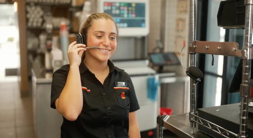 AI-jal figyelné az amerikai Burger King, hogy udvarias-e a kiszolgálás