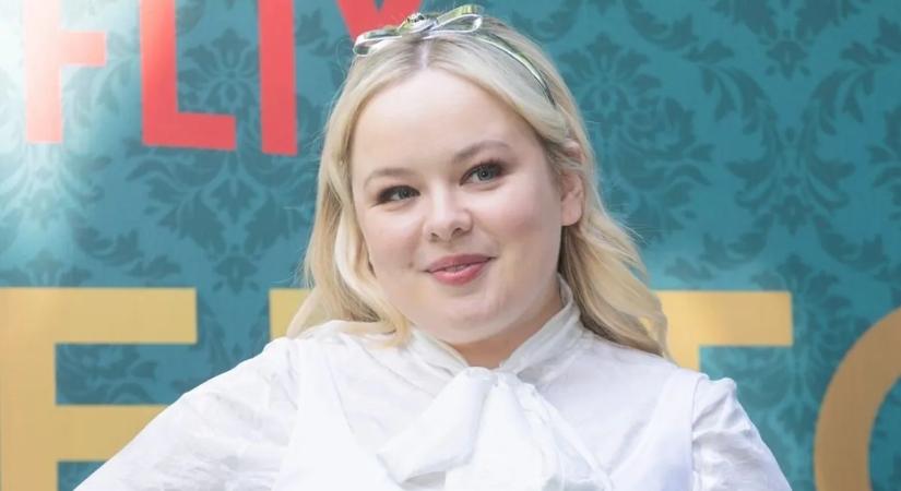 Ezzel az egyszerű módszerrel fogyott 12 kilót a Bridgerton színésznője