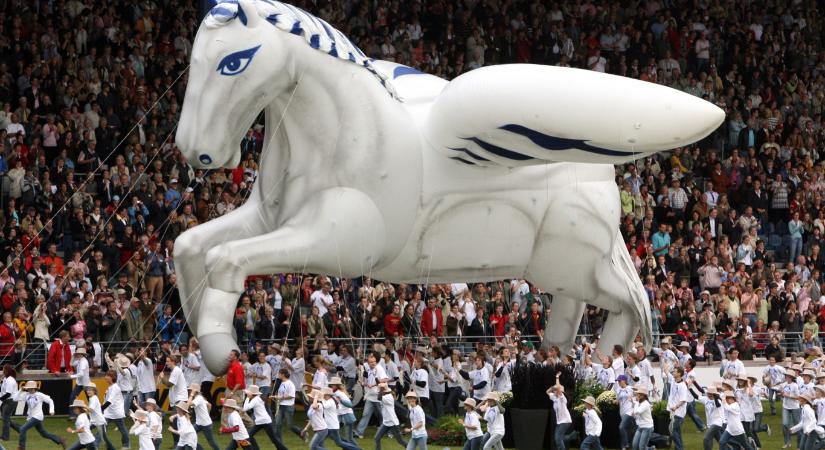 Lengyelországban volt titkosszolgálati vezetők ellen emeltek vádat a Pegasus kénszoftver bevetése miatt