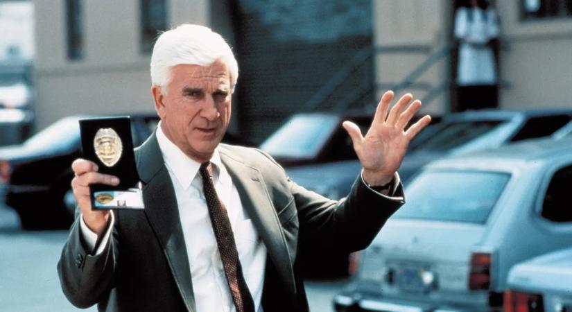 Bántalmazó apa miatt lett komikus: meglepő titkai derültek ki a Csupasz pisztoly sztárjának