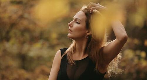 Csellócentrikus lírai rockzene - Létezel: Dal- és klippremier a bemutatkozó EGEDY produkciótól