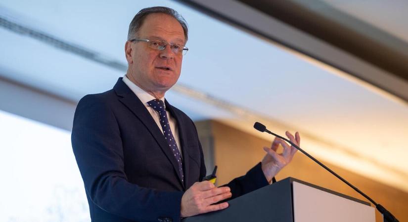 Navracsics Tibor: Nincs értelme a befagyasztott uniós forrásokról tárgyalni a választásokig