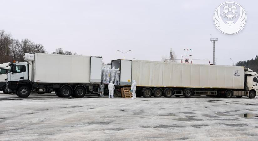 Az oroszok újabb ezer holttestet adtak vissza Ukrajnának