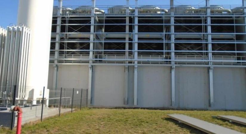 Nem, most nem Göd – akkugyárban keletkezett tűz, és robbanás is volt