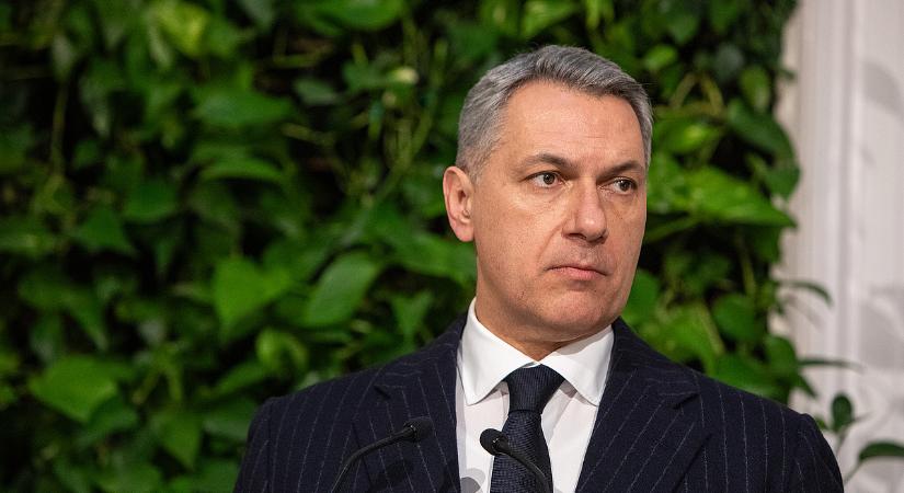 Durvul a kampány: Lázár felszólította Magyar Pétert, hogy konzultáljon Zelenszkijjel