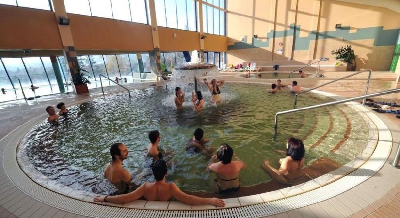 Végre megnyit a Kaposvári Virágfürdő termálrészlege – akciókkal várják a vendégeket