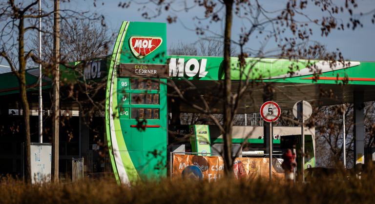 A Mol megfenyegette a Janafot, február 27-ig adott határidőt