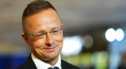 Köpönyegforgatásban az élen: Szijjártó Washingtonban írt alá nyilatkozatot az orosz gázfüggés csökkentéséről
