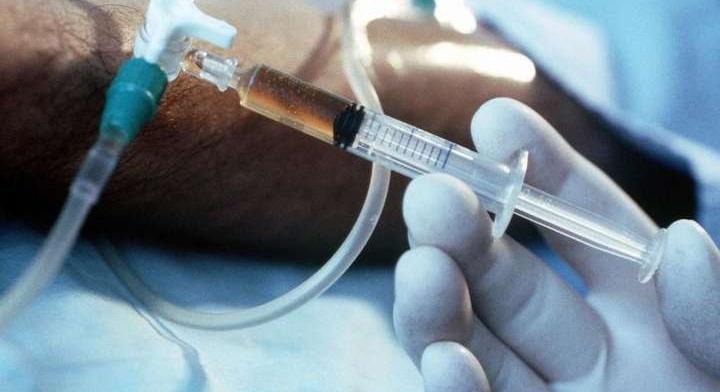 Franciaországban mostantól legálisan lehet egy beteget halálba segíteni