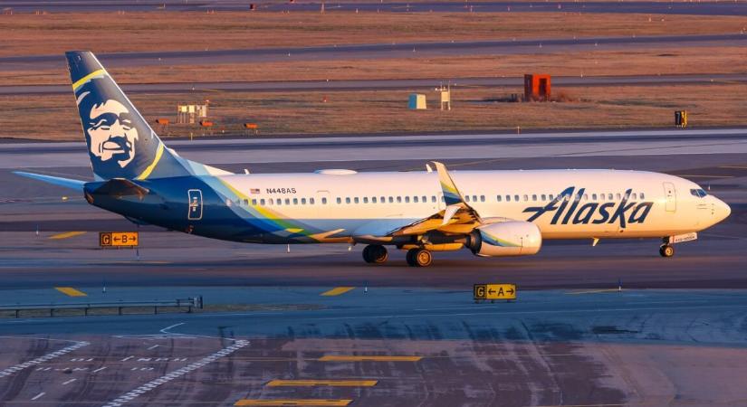 Dráma és vészhelyzet a levegőben – madarak csapódtak egy teherszállító repülőgépnek