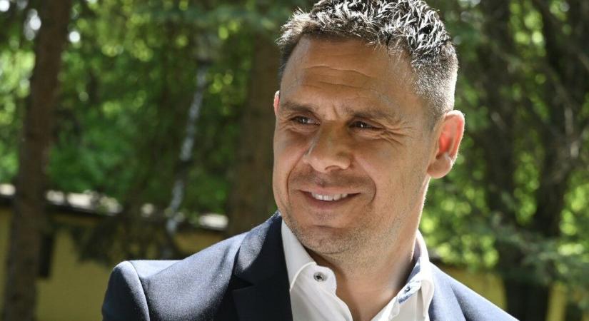 Elbujdokolt a szarházi gödi fideszes polgármester, Kammerer Zoltán