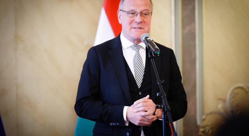 Navracsics Tibor: a választásokig nem lesz tárgyalás a befagyasztott uniós pénzekről