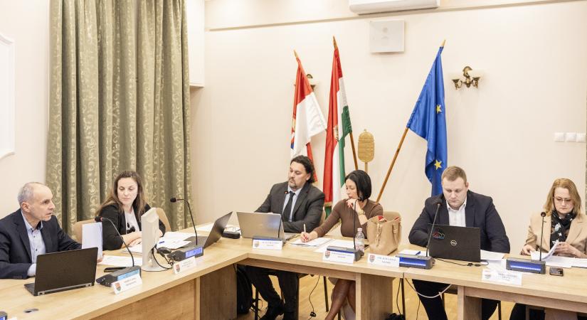 Nem tudták feltenni a kérdéseiket a civilek Göd polgármesterének