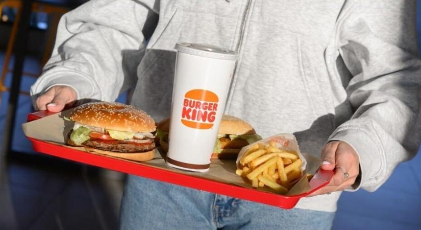 Az AI figyeli a Burger King dolgozóit, hogy használják-e a „kérem” vagy „köszönöm” szavakat