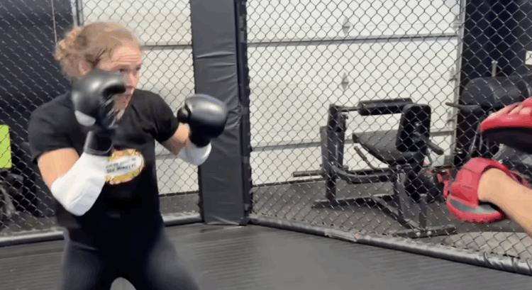 Videó: Ronda Rousey megcsillogtatta a boksztudását