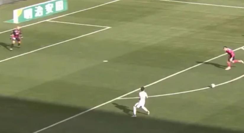 Vetődve, sarokkal mentett a gólvonalról a futballista