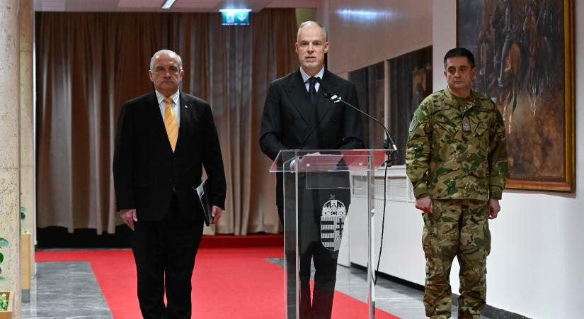 Beszámolt a katonai intézkedésekről a honvédelmi miniszter