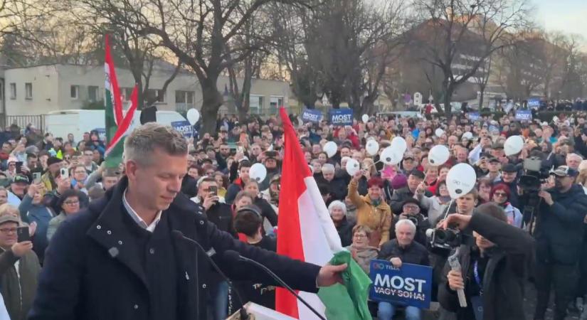 Magyar Péter szerint nem Navracsics Tibor, hanem a Tisza jelöltje vezet Veszprém megyében