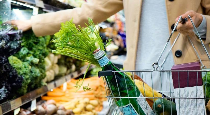 Akciós újságok: hiába tagadnánk, nem tudunk azokkal betelni